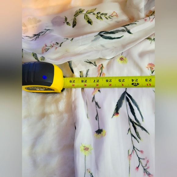 Kaari | Floral Ivory Long Sleeve Smocked Sheer Long Sleeve Blouse | Size 3X - Picture 7 of 11